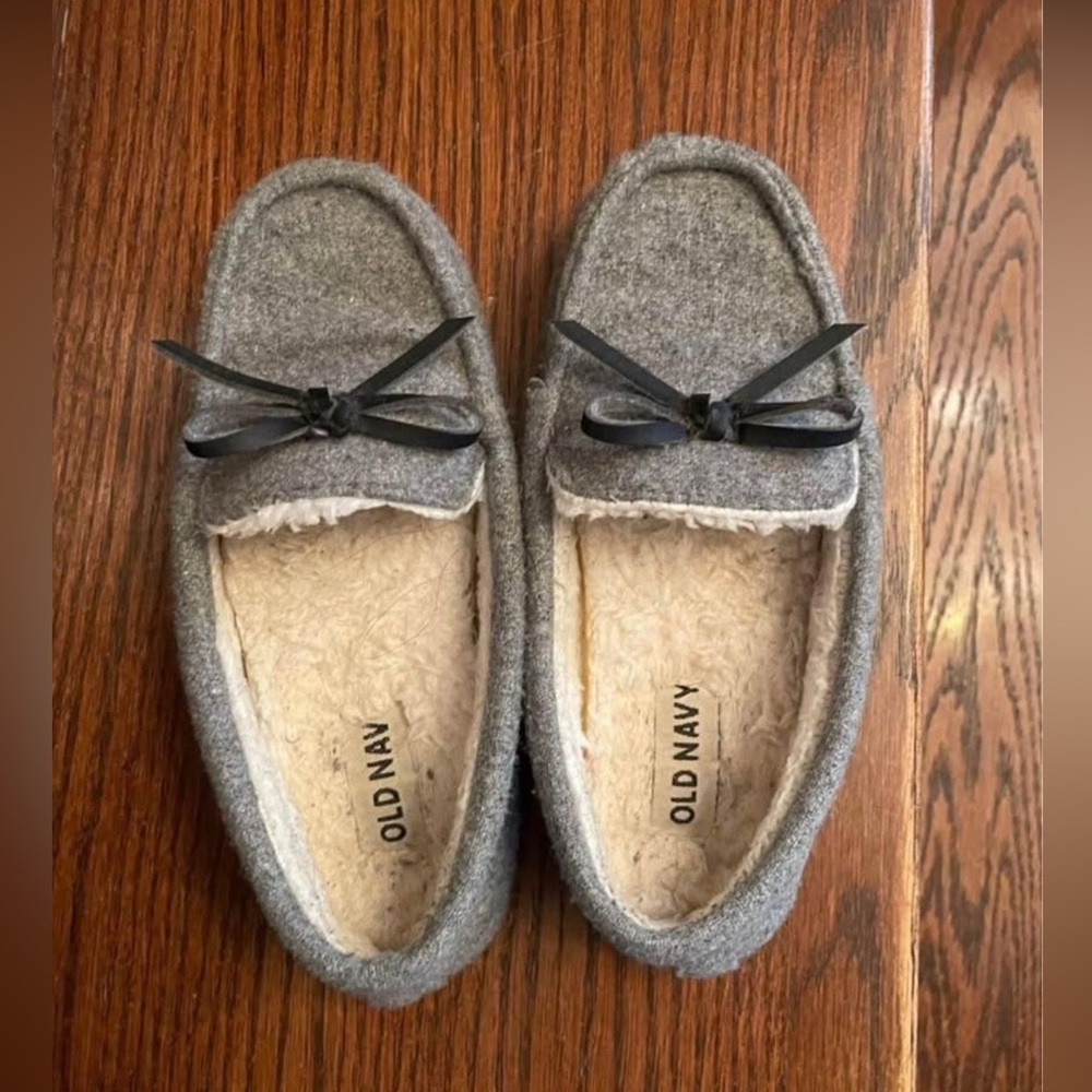 OLD NAVY BOYS GREY WOOL SLIPPERS